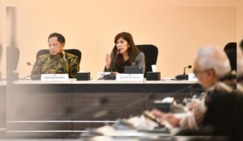 Menkomdigi Meutya Hafid menyampaikan paparan dalam Rapat Tingkat Menteri Sinkronisasi Koordinasi dan Pengendalian (SKP) Pencegahan dan Penanganan Masalah Kesehatan Jiwa pada Anak dan Remaja di Kantor Kemenko PMK, Jakarta Pusat, Kamis (05/03/2026). Foto: Ardi W/Komdigi
