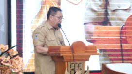 Sekretaris Daerah (Sekda) dr. Silwanus Soemoele, Sp.OG(K),MH. Foto: Humas Pemprov Papua Tengah. 