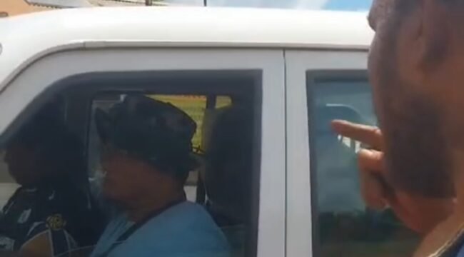 Capture video masyarakat di Merauke saat menolak proyek jalan untuk sarana prasarana ketahan pangan. 