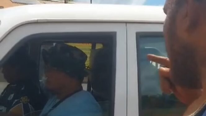 
Capture video masyarakat di Merauke saat menolak proyek jalan untuk sarana prasarana ketahan pangan. 