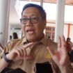 Penjabat (Pj) Sekretaris Daerah Provinsi Papua Tengah, dr. Silwanus Sumule sat diwawancarai awak media, Senin (30/3/2026). Foto: Kristin Rejang/Sasagupapua.com