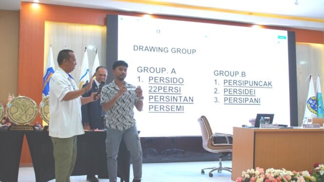 
Drawing penyisihan pembagian group Liga 4 Zona Papua Tengah 2025/2026. (Foto: Edwin Rumanasen)
