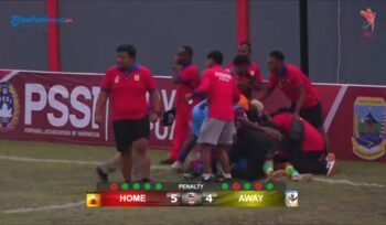 Para pemain dan official tim Persipani Paniai merayakan kemenangan usai menang adu penalti melawan Persemi Mimika. (Istimewa)