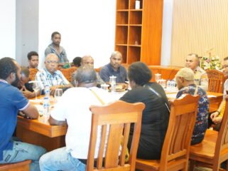 Kapolda Papua Tengah, Brigjen Pol Jermias Rontini, S.I.K., M.Si saat bertemu dengan Koalisi Masyarakat Dogiyai di Nabire, Kamis (2/4/2026). Foto: Kristin Rejang/sasagupapua.com