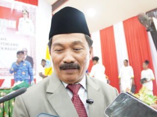 Sekda Kabupaten Nabire, Yulianus Pasang. (Foto: Kristin Rejang/Sasagupapua)