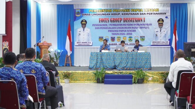 
Suasana FGD Dinas Lingkungan Hidup di Nabire, Kamis (16/4/2026). Foto: Kristin Rejang/Sasagupapua.