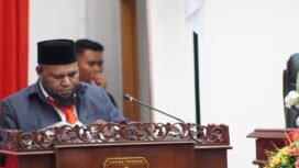 Ketua Fraksi Kelompok Khusus DPR Papua Tengah, Donatus Mote. (Foto: Kristin Rejang/Sasagupapua.com)