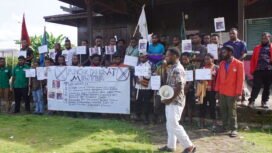 Suasana aksi yang dilaksanakan oleh Mahasiswa Puncak Provinsi Papua Tengah (KMPPPT) di Nabire, Senin (20/4/2026). Foto: Kristin Rejang/Sasagupapua.com