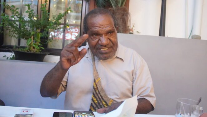 
Ketua Pokja Khusus DPR Intan Jaya, Bartolomeus Mirip. (Foto: Kristin Rejang/Sasagupapua.com)