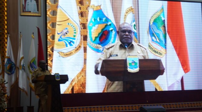 Gubernur Papua Tengah, Meki Nawipa. (Foto: Kristin Rejang/Sasagupapua)