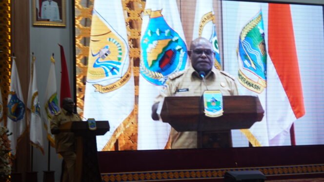 
Gubernur Papua Tengah, Meki Nawipa. (Foto: Kristin Rejang/Sasagupapua)