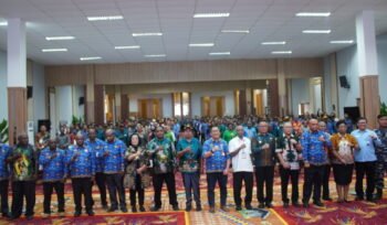 Momen foto bersama dalam acara penutupan Musrenbang Otsus dan RKPD 2027, Kamis (30/4/2026). Foto: Kristin Rejang/Sasagupapua.com 