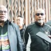ubernur Papua Tengah Meki Nawipa dan Wakil Gubernur Papua Tengah  Deinas Geley saat memberikan keterangan kepada awak media di Bandara Douw Aturure Nabire, Jumat (17/4/2026). Foto: Kristin Rejang/sasagupapua