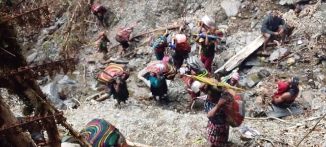 
Korban pengungsian dari Distrik Kembru. (Foto: Ist) 