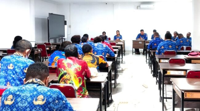 Suasana rapat internal BPKSDM Papua Tengah. (Foto: Humas Pemprov Papua Tengah)