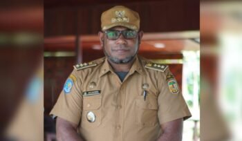 Kepala Distrik Mimika Barat Jauh, Everardus Kukuareyau. (Foto: Edwin Rumanasen)