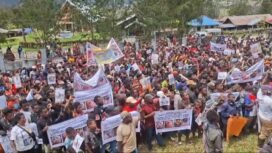 Ribuan warga puncak melakukan aksi demonstrasi. (Foto: Istimewa)