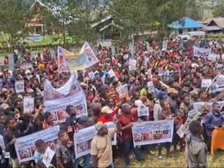 Ribuan warga puncak melakukan aksi demonstrasi. (Foto: Istimewa)