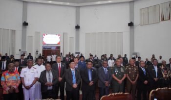 Foto bersama usai Rapat Paripurna Dalam Rangka Pengusulan Program Pembentukan Peraturan Daerah Provinsi (Perdasi) dan Peraturan Daerah Khusus (Perdasus) Provinsi Papua Tengah Tahun 2026. (Foto: Kristin Rejang/Sasagupapua)