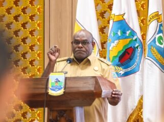 Gubernur Papua Tengah, Meki Nawipa saat membawakan sambutan dalam momen pembukaan Musrenbang Otsus Papua Tengah, Selasa (28/4/2026). Foto: Humas Pemprov Papua Tengah 