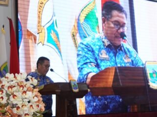 Pj Sekda Papua Tengah, Silwanus Sumule saat membacakan sambutan dari Gubernur Papua Tengah, Meki Nawipa dalam momen Musrenbang Otsus dan RKPD 2027 Papua Tengah. (Foto: Kristin Rejang/Sasagupapua)
