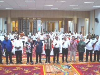 Foto bersama saat kegiatan Lokakarya Pembentukan DAD di Ballroom Kantor Gubernur Papua Tengah. (Foto:Edwin Rumanasen)