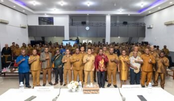 Foto bersama saat kegiatan FGD dalam rangka penyusunan Rencana Kerja Pemerintah Daerah (RKPD) Tahun 2027 di Gedung LPP RRI Nabire pada Selasa (7/4/2026). (Foto:Ist)
