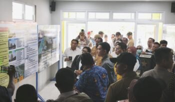 Wapres Gibran saat meninjau langsung Pembangunan rumah susun ASN Pemprov Papua Tengah. (Foto: Humas Pemprov Papua Tengah)