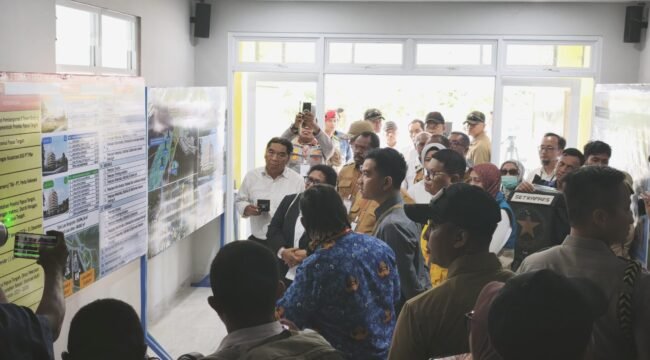 Wapres Gibran saat meninjau langsung Pembangunan rumah susun ASN Pemprov Papua Tengah. (Foto: Humas Pemprov Papua Tengah)