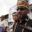 Anggota Komisi XIII DPR RI, Yan Permenas Mandenas saat diwawancarai awak media di Nabire, Senin (4/5/2026). Foto: Kristin Rejang/Sasagupapua.com.