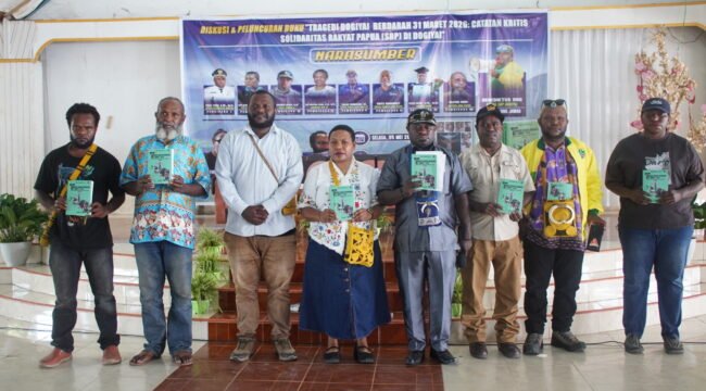 Suasana peluncuran buku Tragedi Dogiyai Berdarah 31 Maret 2026 : Catatan Kritis Solidaritas Rakyat Papua (SRP) di Dogiyai. (Foto: Kristin Rejang/Sasagupapua)