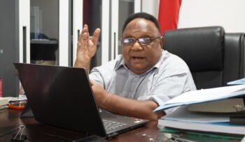 Wakil Ketua IV DPR Papua Tengah, John Gobai. (Foto: Kristin Rejang/Sasagupapua)