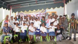 Momen Foto bersama usai ibadah syukur. (Foto: Kristin Rejang/Sasagupapua)