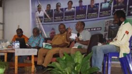 Kepala Komnas HAM Perwakilan Papua, Frits Ramandey saat memaparkan materi, Selasa (5/5/2026). Foto: Kristin Rejang/Sasagupapua.com