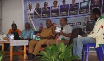 Kepala Komnas HAM Perwakilan Papua, Frits Ramandey saat memaparkan materi, Selasa (5/5/2026). Foto: Kristin Rejang/Sasagupapua.com