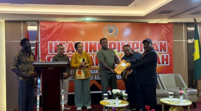 Momen pembukaan hearing pimpinan dewan di Timika. (Foto: Dok DPRPT)