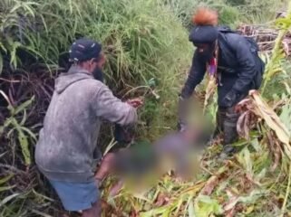 Foto evakuasi korban di Puncak. (Foto: Ist)