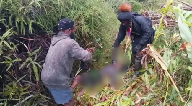 Foto evakuasi korban di Puncak. (Foto: Ist)