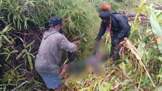 
Foto evakuasi korban di Puncak. (Foto: Ist)