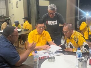 Momen DPRPT bertemu dengan Anggota DPR RI Dapil Papua Tengah, Soedeson Tandra, di Nabire untuk meneruskan aspirasi masyarakat Dogiyai, Senin (11/5/2026) malam. (Foto: Ist)