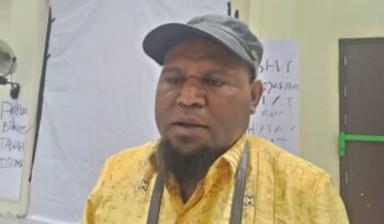 Ketua Kelompok Khusus DPR Papua Tengah, Donatus Mote. (Foto: Kristin Rejang/Sasagupapua.com)