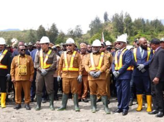 Gubernur dan Wagub Papua Tengah beserta rombongan saat berada di Kabupaten Puncak. (Foto: Humas Pemprov Papua Tengah)