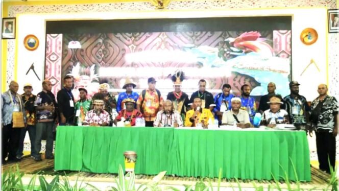 
Hasil Pleno XIX Dewan Adat se-Tanah Papua:  Usulan Istilah Orang Papua Asli hingga Soroti PSN