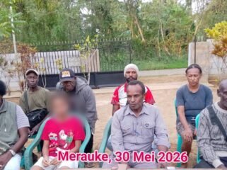 Keluarga Mama Sinta Moiwend Saat memberikan keterangan, Sabtu (30/5/2026). Foto: Ist