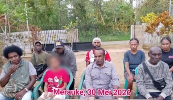 Keluarga Mama Sinta Moiwend Saat memberikan keterangan, Sabtu (30/5/2026). Foto: Ist