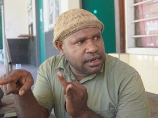 Sekertaris Pemuda Katolik Komda Papua Tengah, Natan Tebai saat diwawancarai, Senin (29/6/2026). Foto: Kristin Rejang/Sasagupapua
