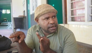 Sekertaris Pemuda Katolik Komda Papua Tengah, Natan Tebai saat diwawancarai, Senin (29/6/2026). Foto: Kristin Rejang/Sasagupapua