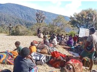 Masyarakat Distrik kemburu mengungsi ke tirineri dan moulo, puncak Jaya, 15 April 2026. Tim Klasisi GKII Sinak Timur/NadiPapua