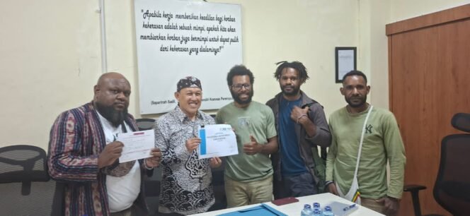 
Tim investigasi, Mahasiswa puncak dan YLBHI mengadukan kasus Kemburu ke Komnas perempuan, Jakarta (10/6/2026). Aris/NadiPapua