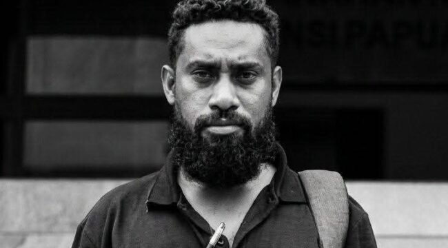 Reinhart Kmur, pengabdi Batuan Hukum LBH Papua. 